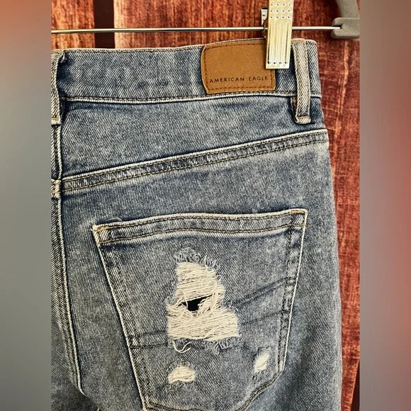 American Eagle Outfitters | Distressed Highest Rise 90’s Boyfriend Jeans - Picture 6 of 12